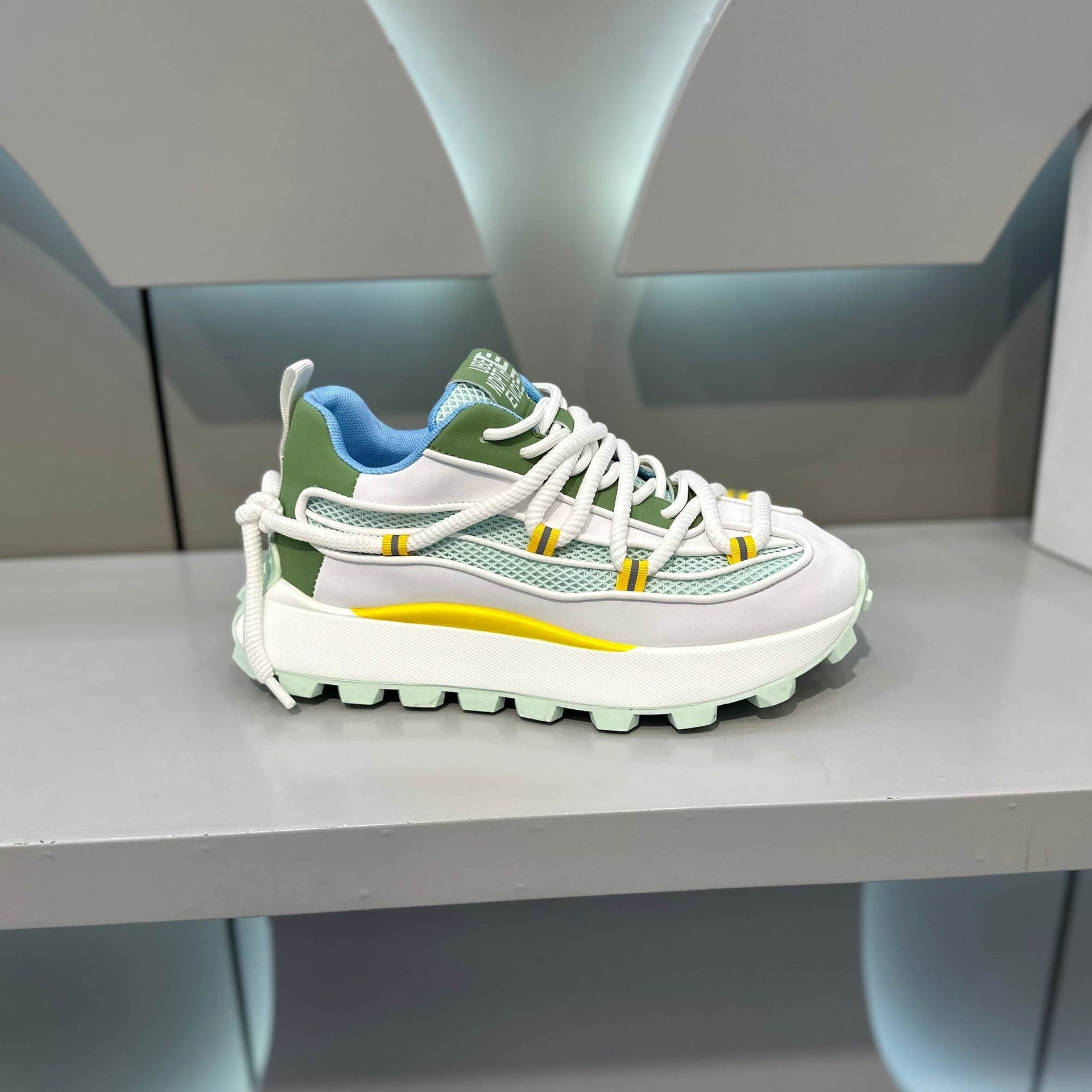 Fashion Comfortable Fashionable Casual Shoes Thick Bottom Hight Increasing Board Shoes